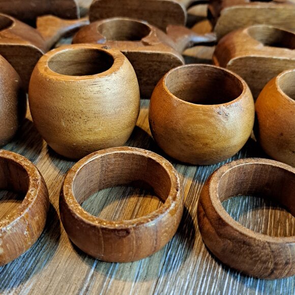 13 Wooden Napkin Rings - Picture 4 of 5